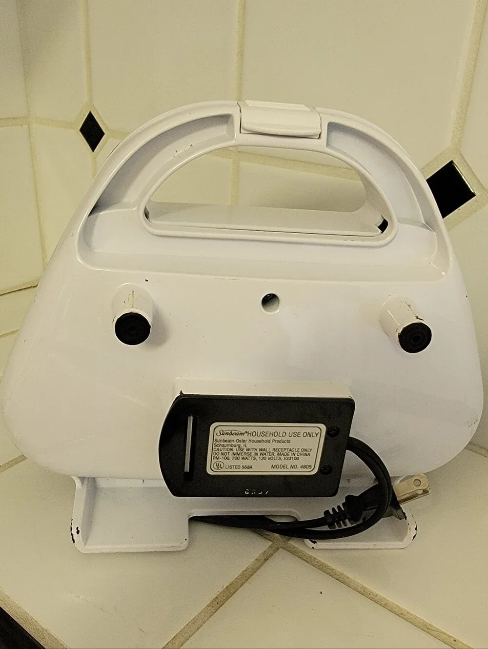 Sunbeam White Pie Maker with Orange Indicator Light